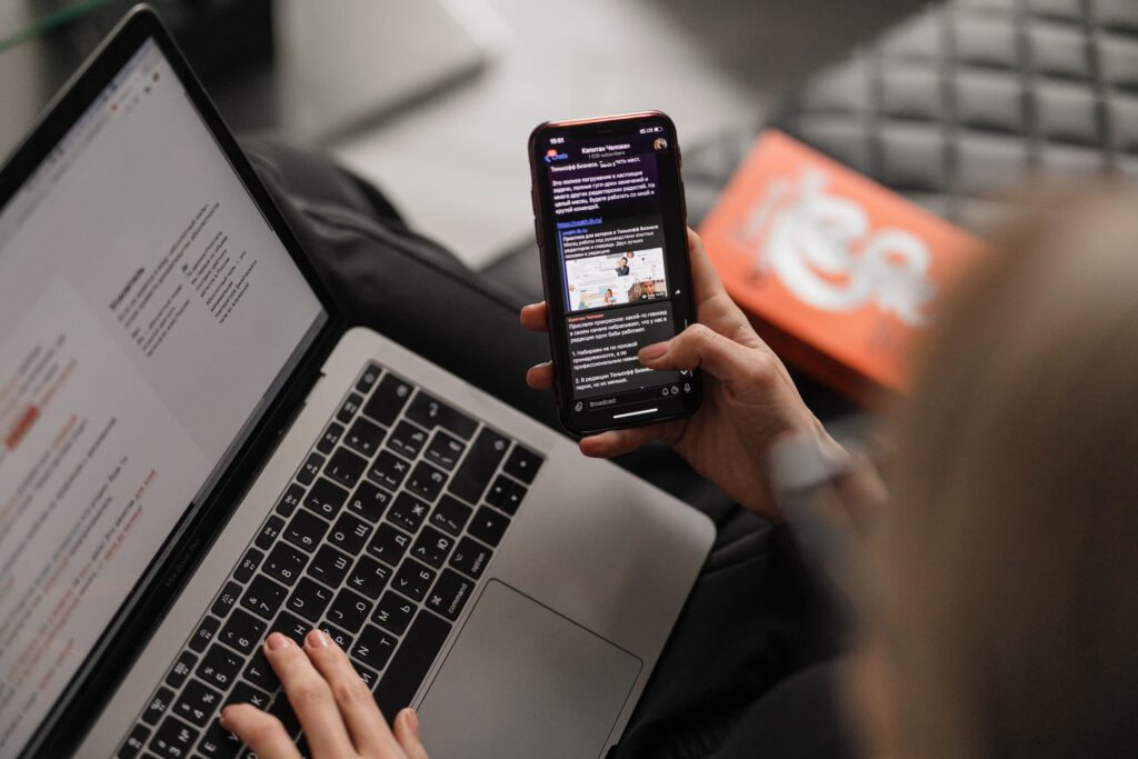 Dịch vụ thiết kế App Mobile chuyên nghiệp, uy tín theo yêu cầu 6 Thu thập thông tin khách hàng