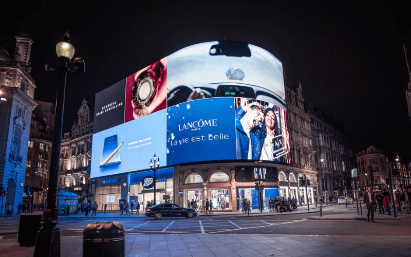 Billboard là gì? Tìm hiểu quảng cáo Billboard ngoài trời A - Z 2 digital billboard